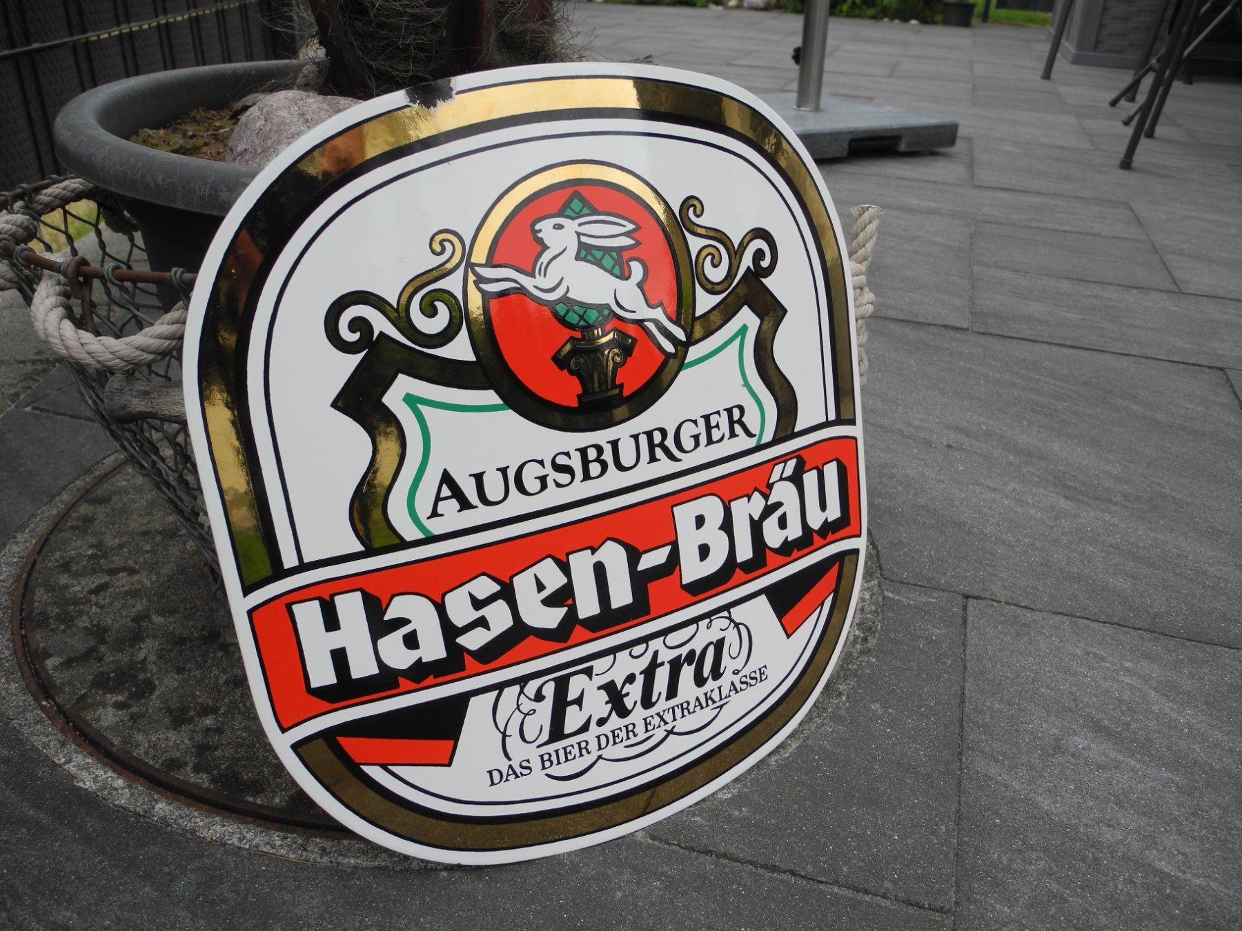 Ecriteaux: AUGSBURGER HASEN BRÄU EMAILSCHILD – D'occasion à Reinach AG par Huckleberrysix 1