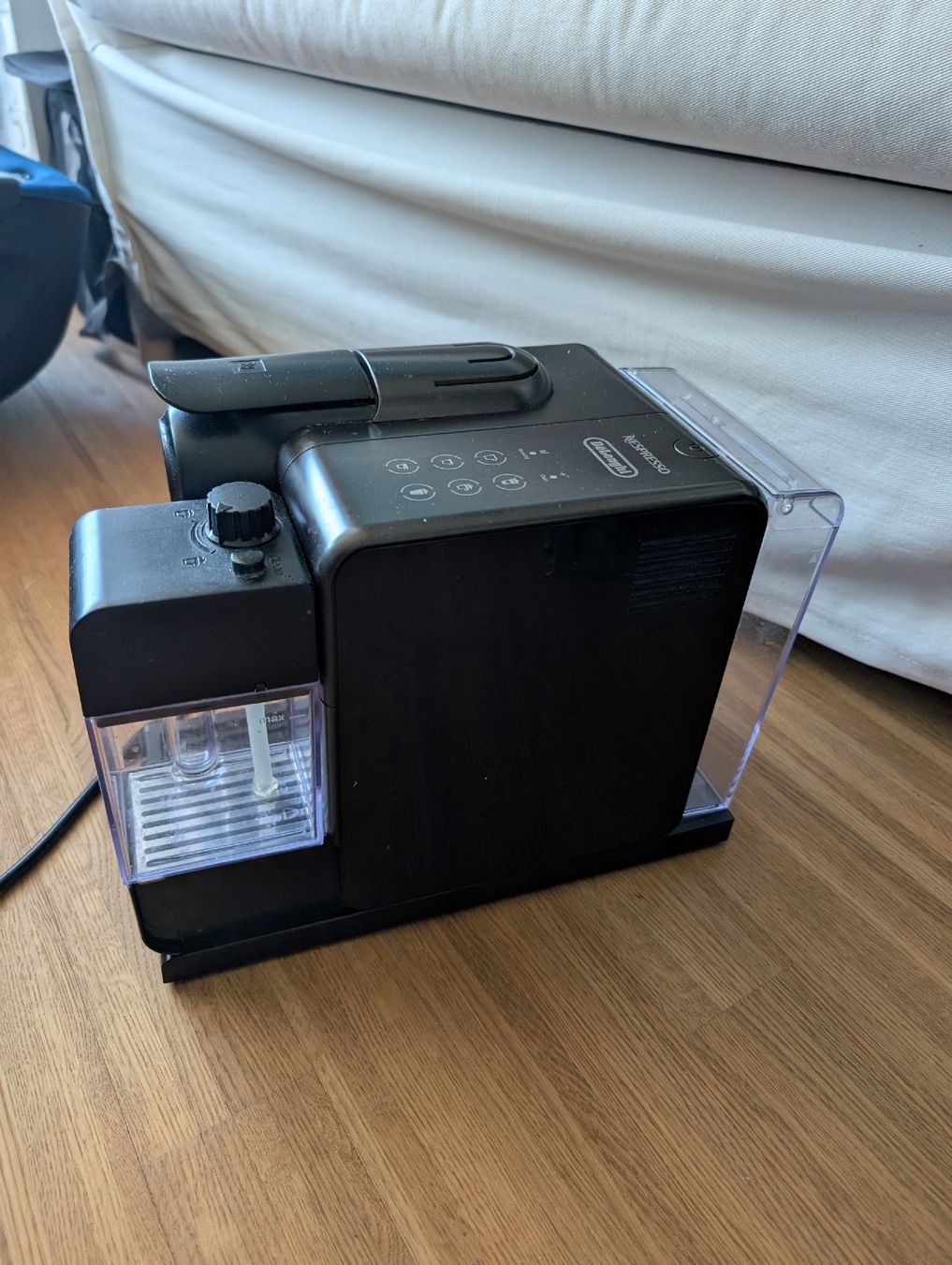 Nespresso Macchine per caffè & Macchine per espresso: De'Longhi Nespresso Lattissima Touch – Usato da Zürich venduto da moonooloo
