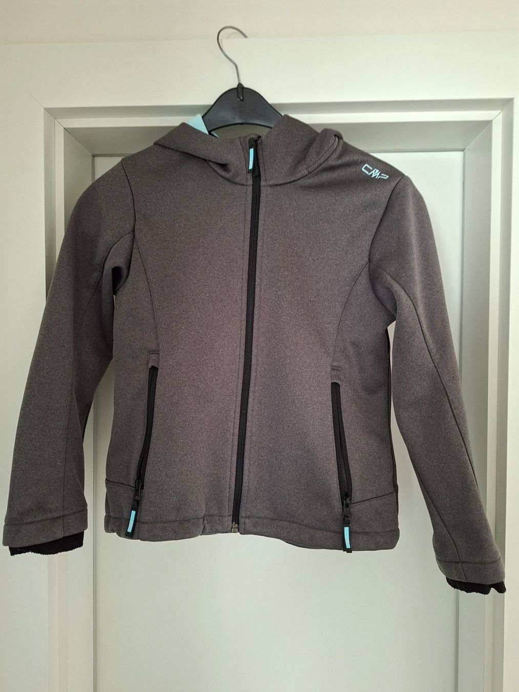CMP Giacche: CMP Softshelljacke grau mit Kapuze guter Zustand – Usato da Ehrendingen venduto da CHMEX