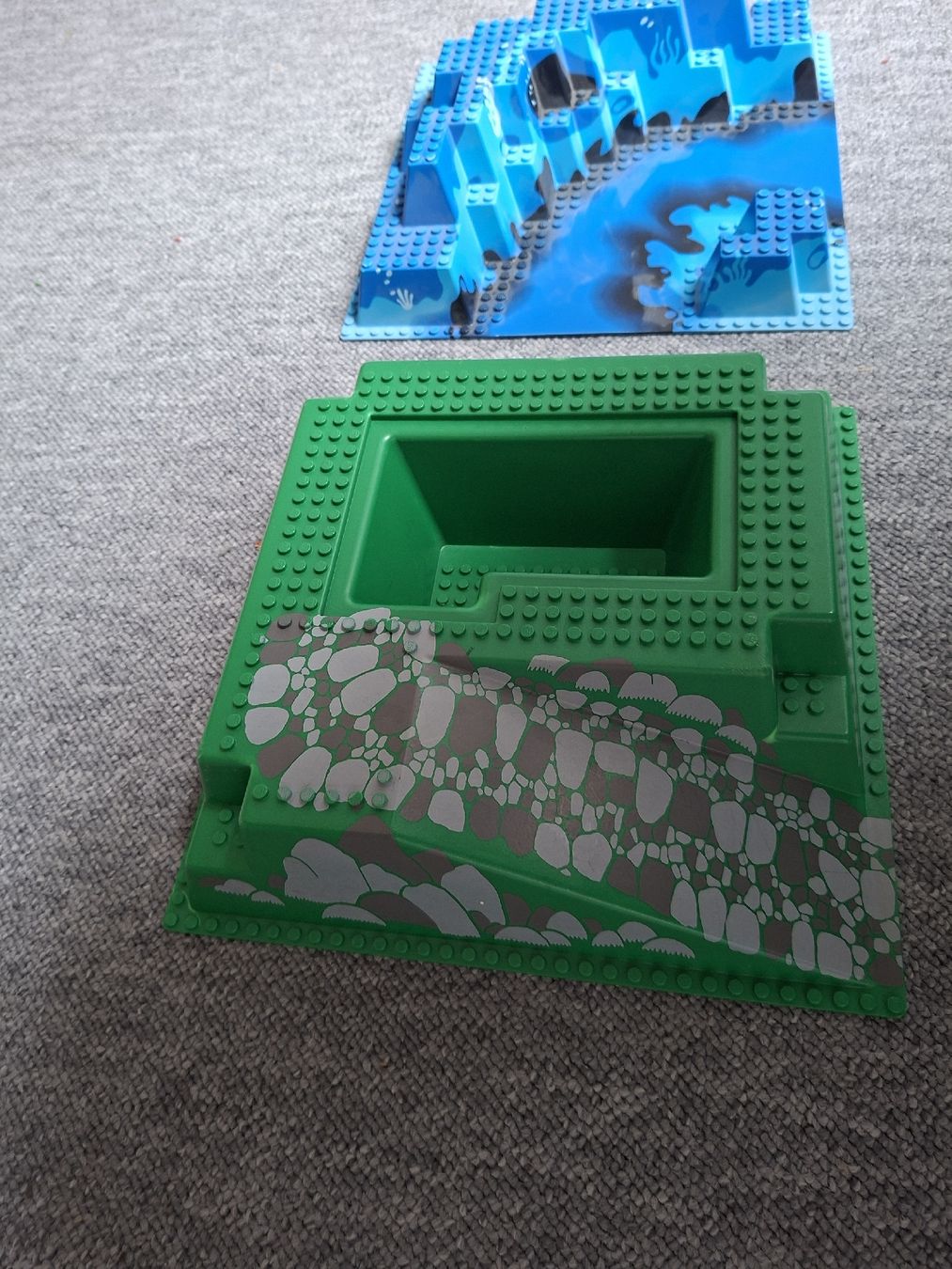 Lego Spielzeuge: Lego 3D Platten 2Stück – Gebraucht aus Schattdorf von mamo1952 4