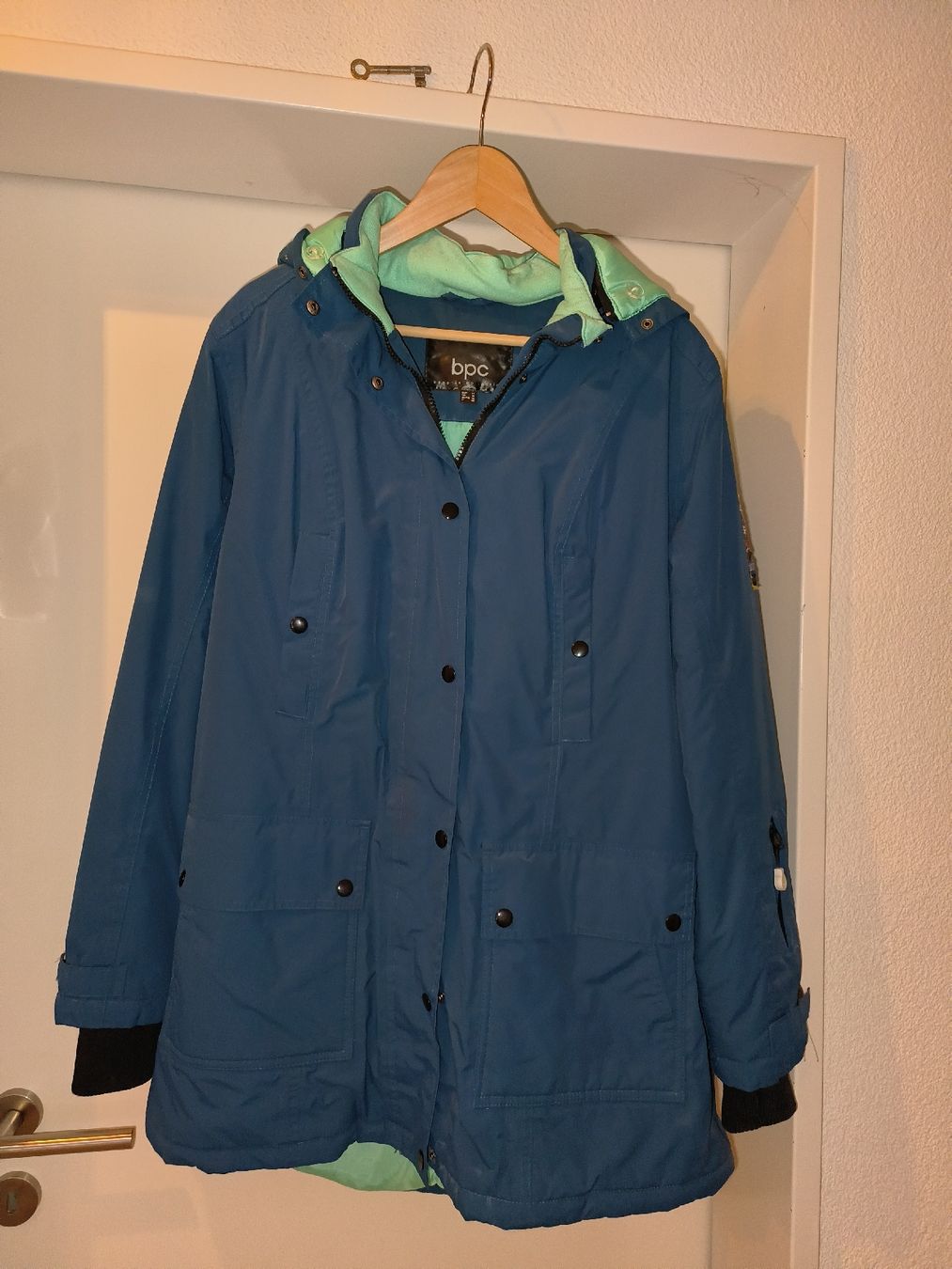 Mäntel: Winterjacke von BPC, Gr. 44, – Gebraucht aus Birmenstorf AG von Binastina