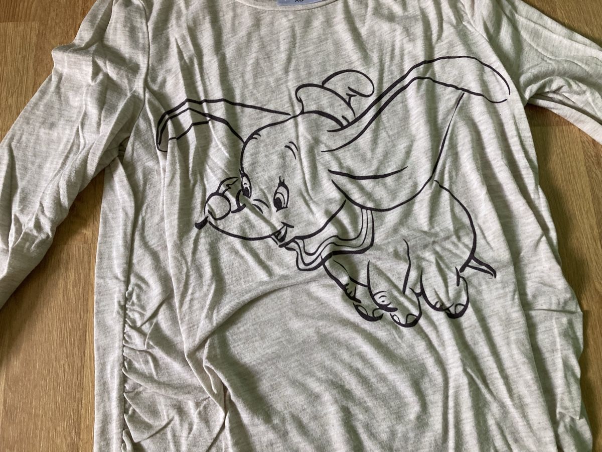 T-shirts: Damen Dumbo Langarmshirt Gr. XS – D'occasion à Emmenbrücke par JJ_89 1
