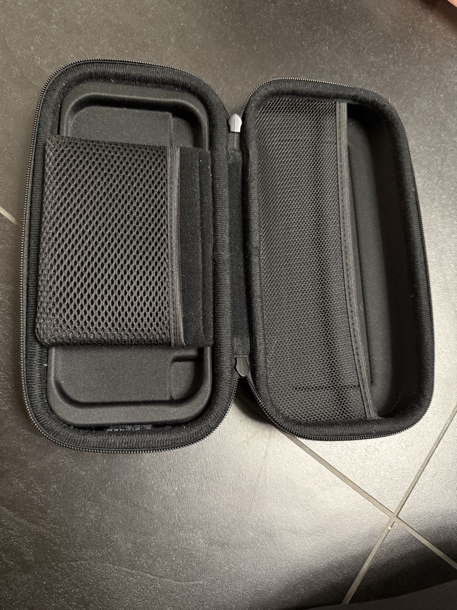 Nintendo Console: Nintendo Switch mit Zubehör und Tasche – Usato da Bilten venduto da and_6hjn 8