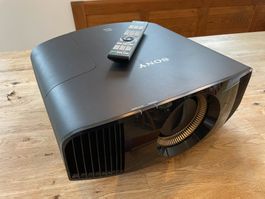 Sony VPL-VW570ES High-End Heimkino Projektor mit nativem 4K