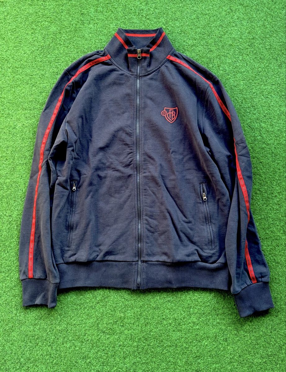 Leibchen & Hosen: FC Basel Trainingsjacke – Gebraucht aus Reinach BL von NICI116
