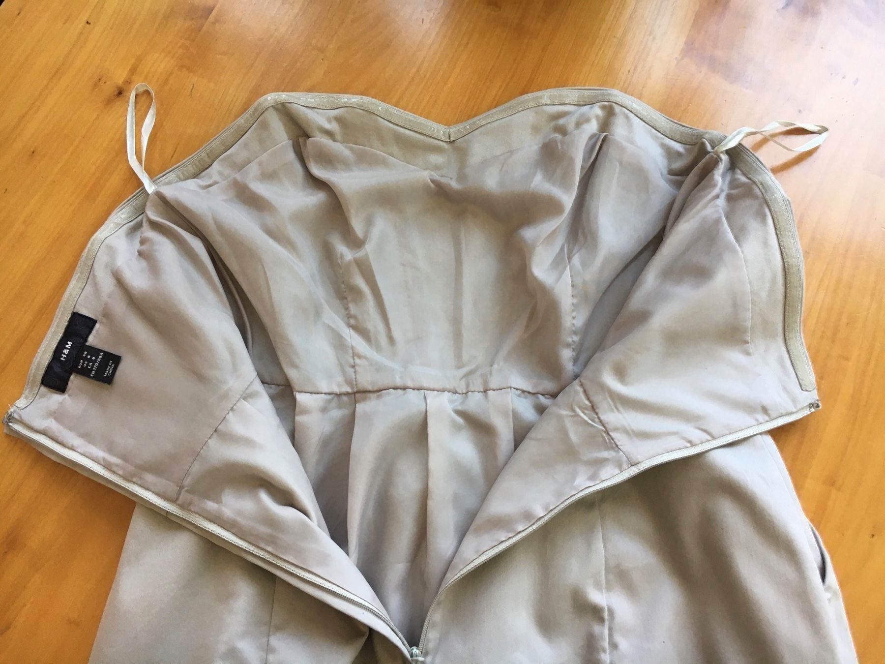H&M Kleider: Cocktailkleid H&M Gr. 38 grau glänzend – Gebraucht aus Zürich von ehupp 9