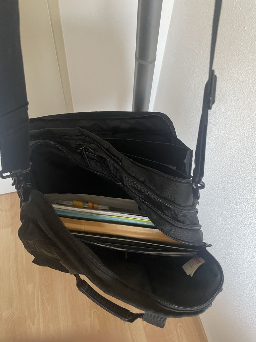 Valigie & Borse: Laptop-Projekt-Tasche – Usato da Kreuzlingen venduto da Albert0013 1