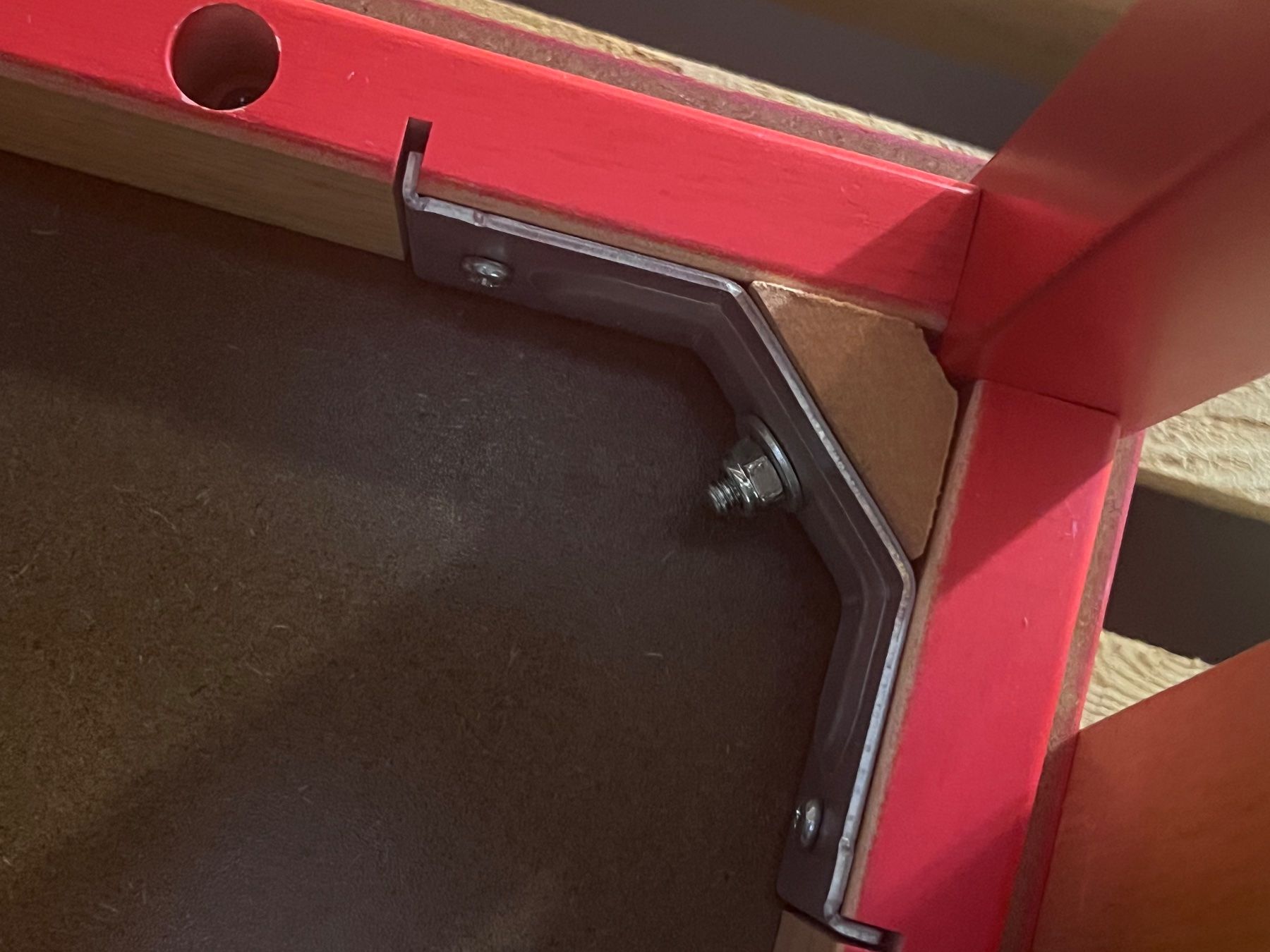 Tische: Wooden kids table, red – Gebraucht aus Zürich von fac_k6lh 4