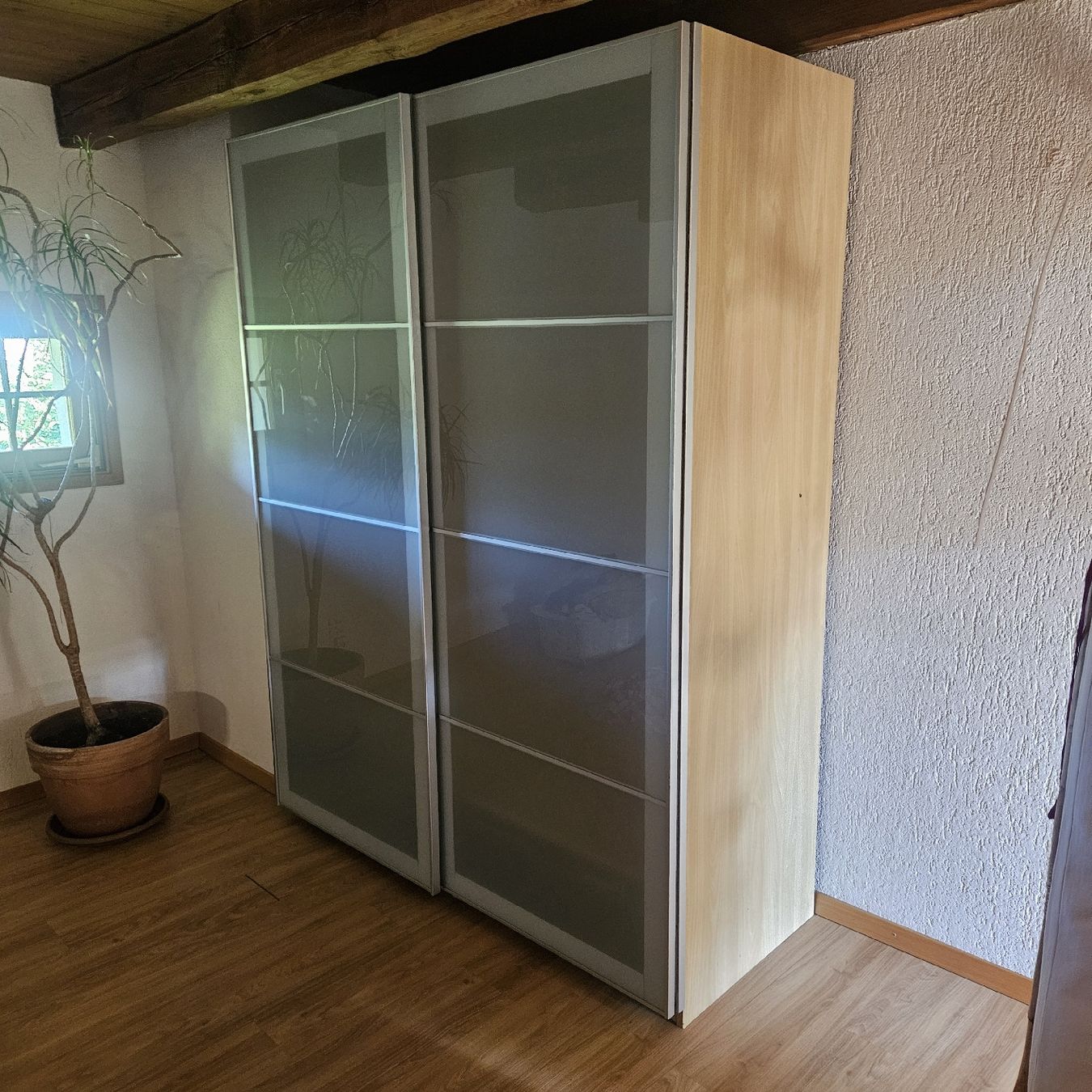 Armadi: Schöner Grosser Kleiderschrank ab 1.- – Usato da Eglisau venduto da kaya024 3