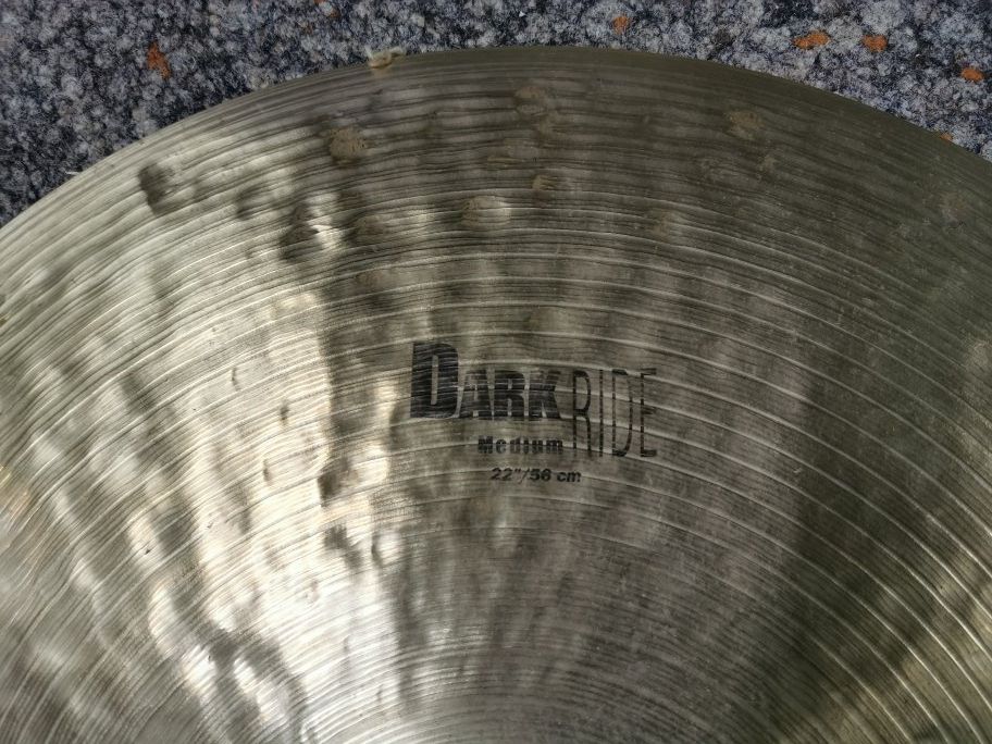 Strumenti musicali: Zildjian 22" K Dark Medium Ride – Usato da Erlach venduto da thermoflash
