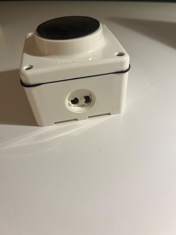 Legrand Plexo Wasserdichter Unterputzstecker – IP55, Grau, Mit Kinderschutz, 16A/230V