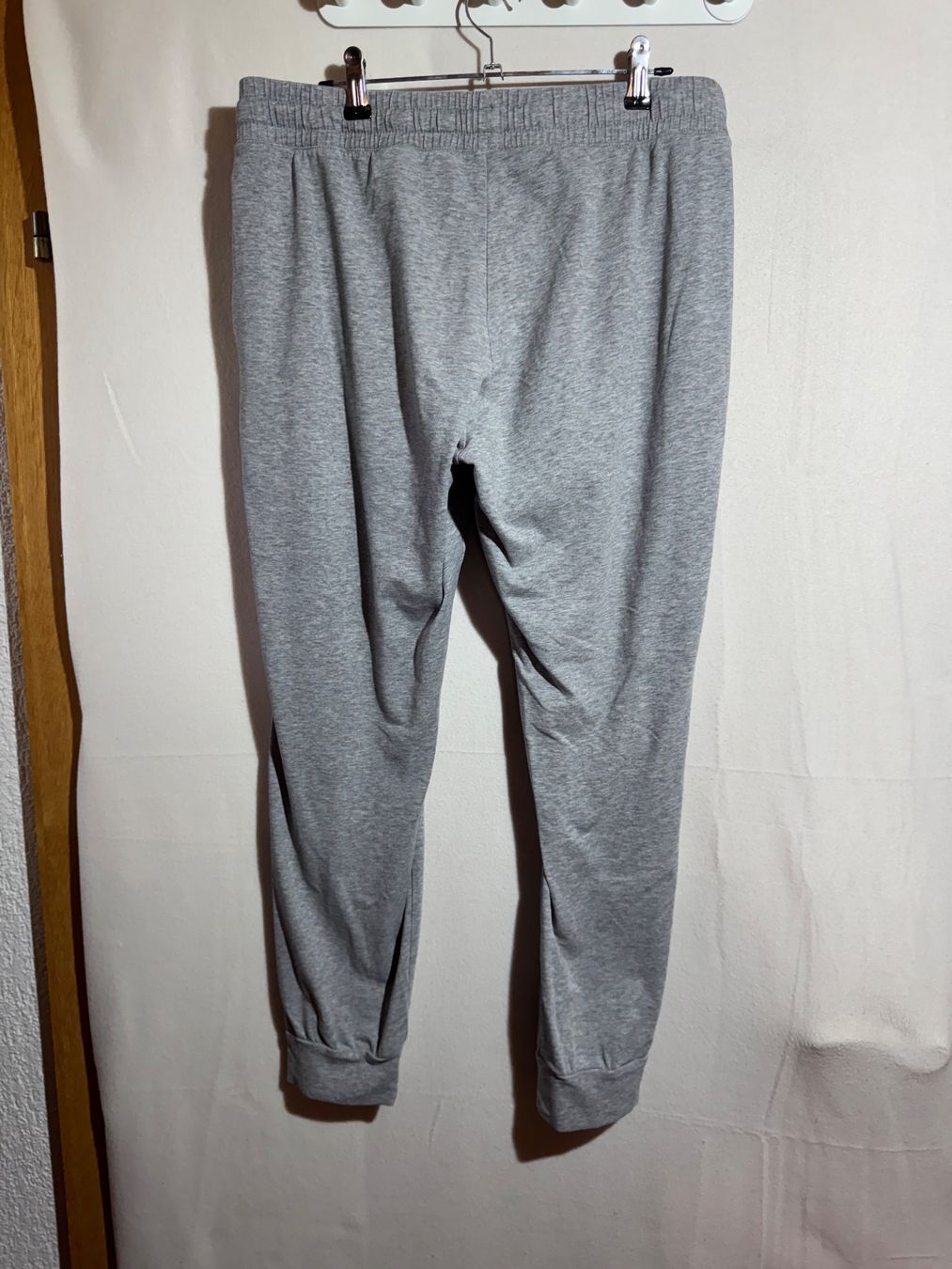 Reebok Pantaloni: Trainerhose von Reebok Gr. M – Usato da Grosswangen venduto da SALE_SALE_SALE 4