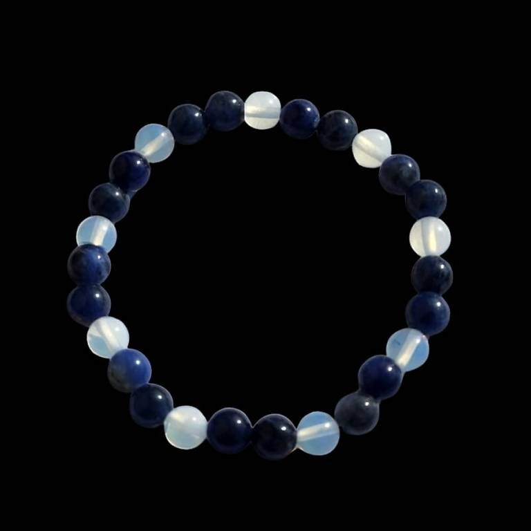 Bracciali & Braccialetti: Bracciale artigianale Sodalite blu  e Opalino sintetico – Usato da Sessa venduto da mau_lm9q 1