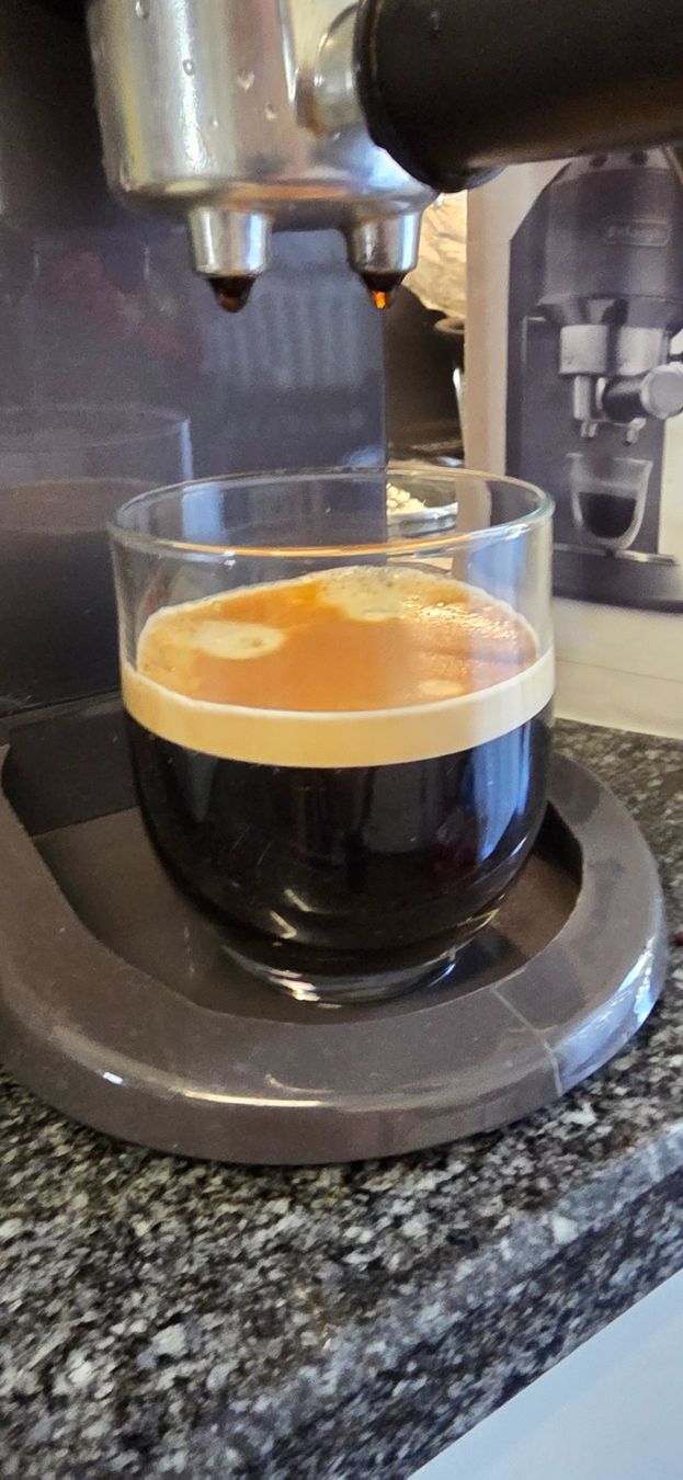 De'Longhi Macchine per caffè & Macchine per espresso: Espressomaschine DeLonghi Dedica gebraucht – Usato da Basel venduto da Efgo 2