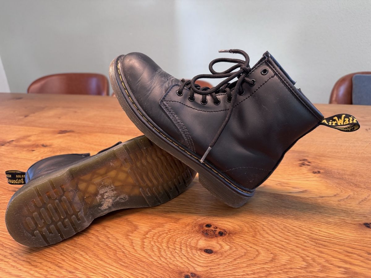 Dr. Martens Scarpe per ragazzi: Dr. Martens Boots Grösse 36   – Usato da Niederbüren venduto da Oetschli 1