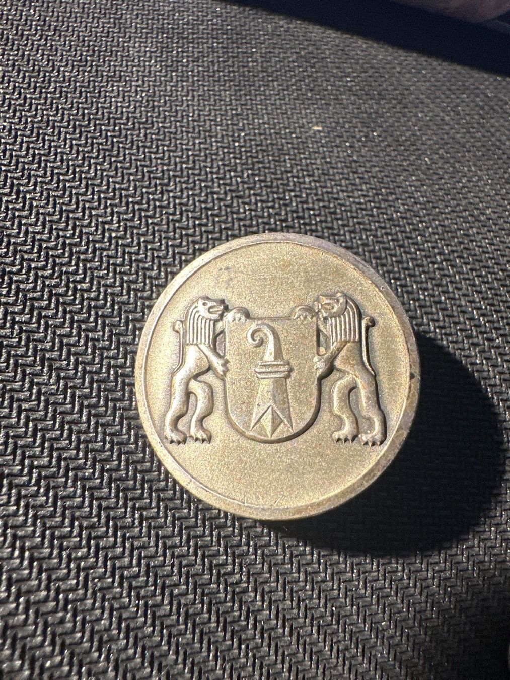 Basler Placchette & Badge: Alte seltene Basler Pin ,  Kantonspolizei Basel Stadt – Usato da Birsfelden venduto da Stefan99 1