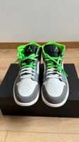 Nike Air Jordan 1 Mid Sneakers. Neu