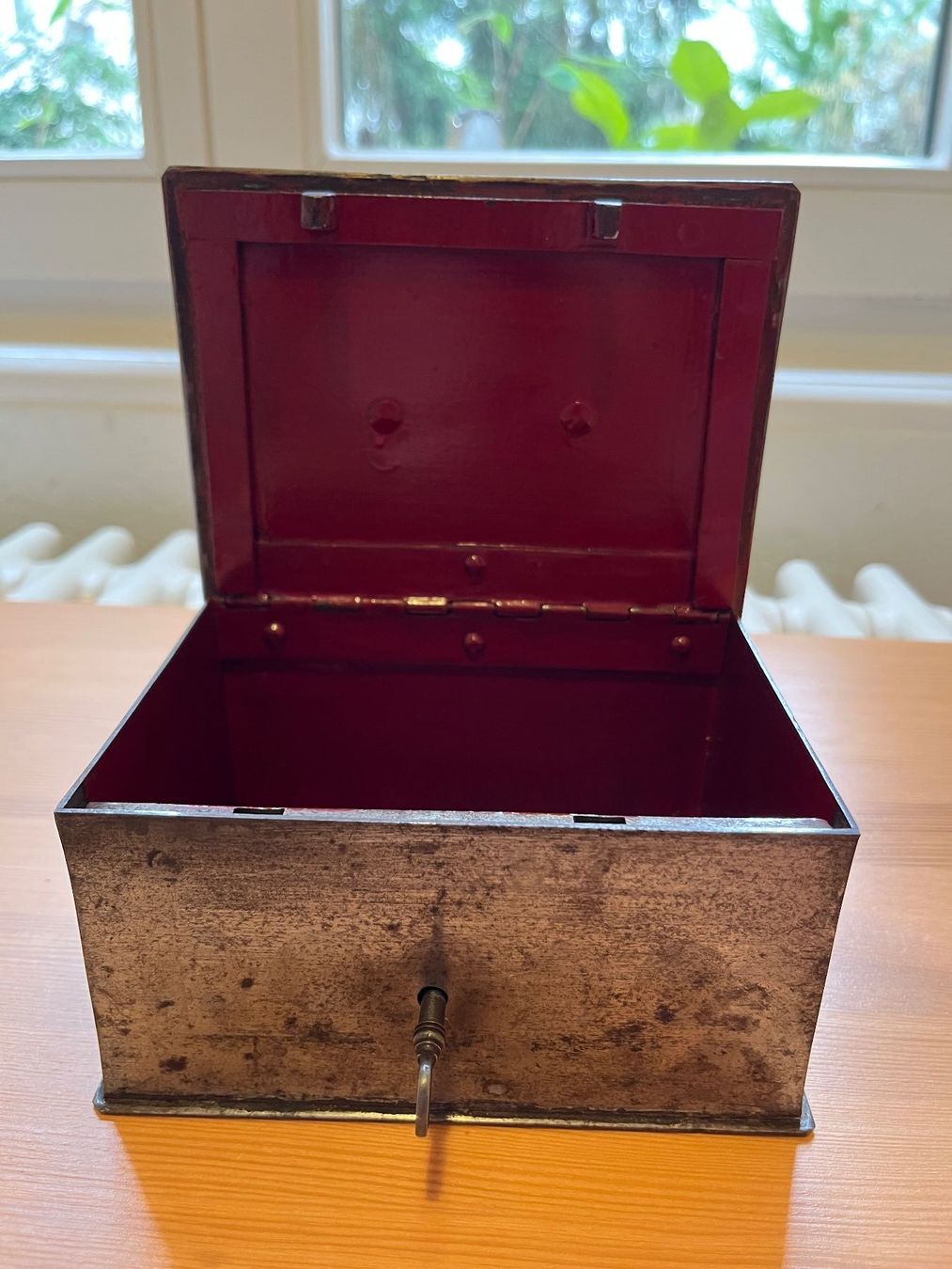 Registratore di cassa: Antike Schmuck/Geld-Kasse mit Schlüssel – Usato da Basel venduto da miriricar