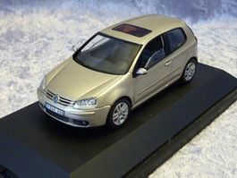 VW Golf V  1:43
