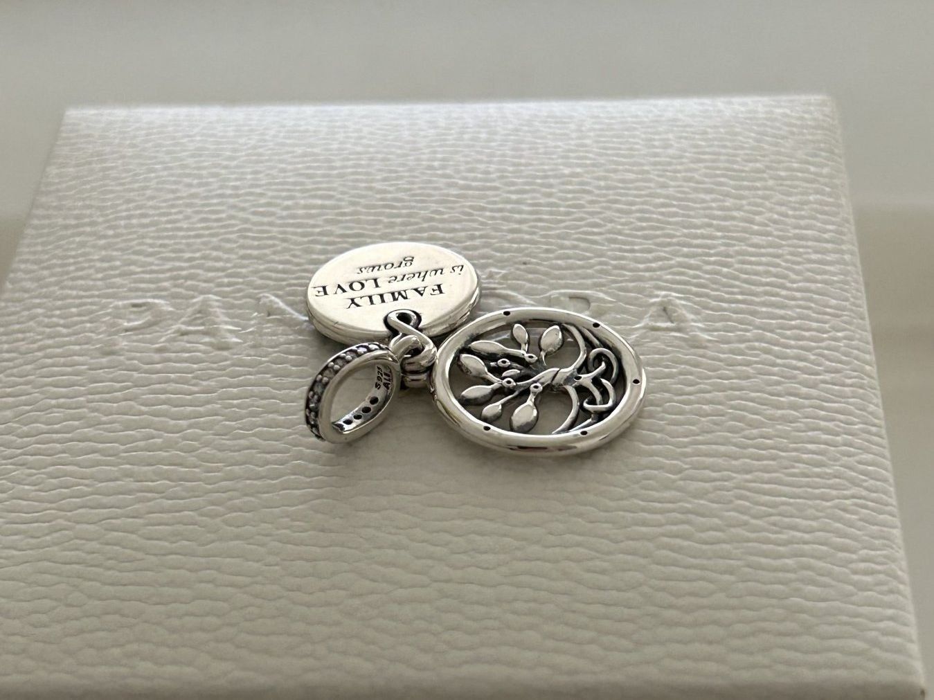 Pandora Anhänger: Pandora Glow-in-the-dark Infinity Tree Double Dangle Charm – Neu (gemäss Beschreibung) aus Rheinfelden von Boutique_Luxe 2