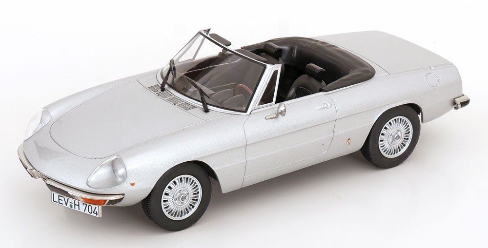Alfa Romeo Modellautos: Alfa Romeo 2000 Spider 1976-1983 silber met. / Verdeck – Neu und originalverpackt aus Gerlafingen von espero88