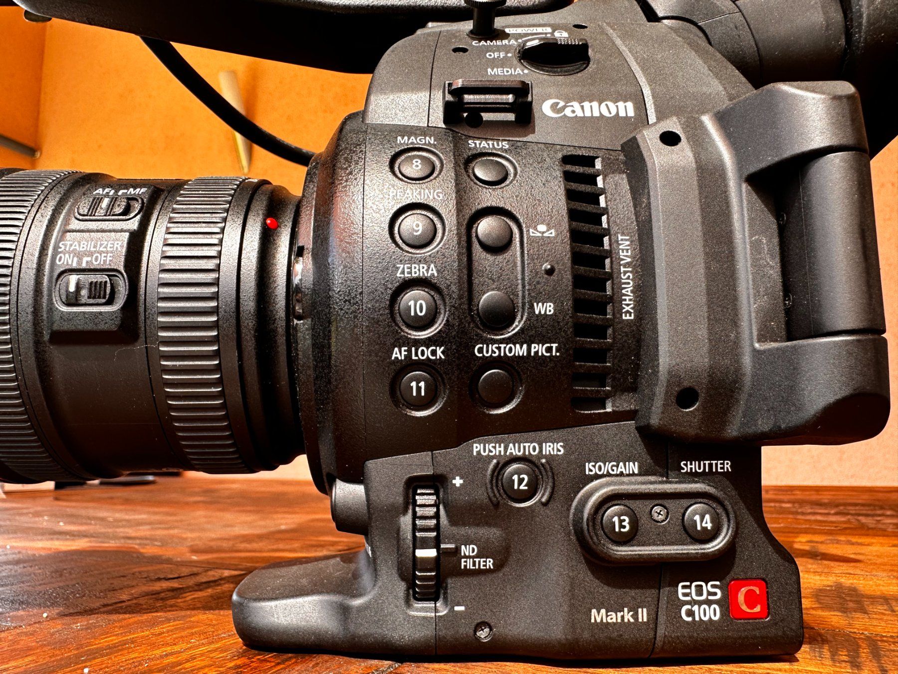 Canon Camcorder: Canon EOS C100 Mark II + objectif série L – kit complet – Gebraucht aus Vicques von UncleBen-s 4