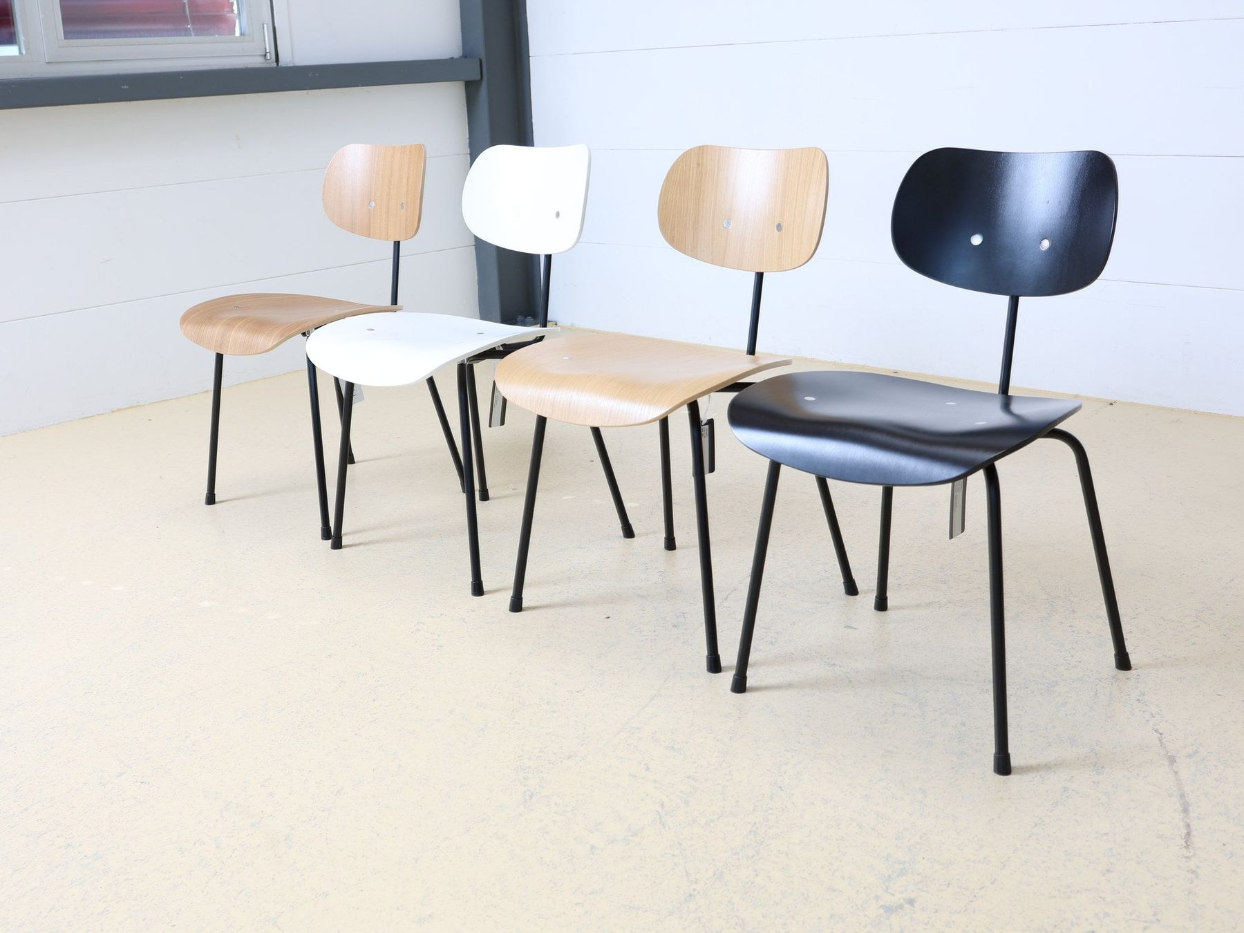 Stühle: Wilde+Spieth SE 68 Stühle Egon Eiermann | 4er-Set Farbmix | – Gebraucht aus Meinisberg von atelier_TILIJA 1