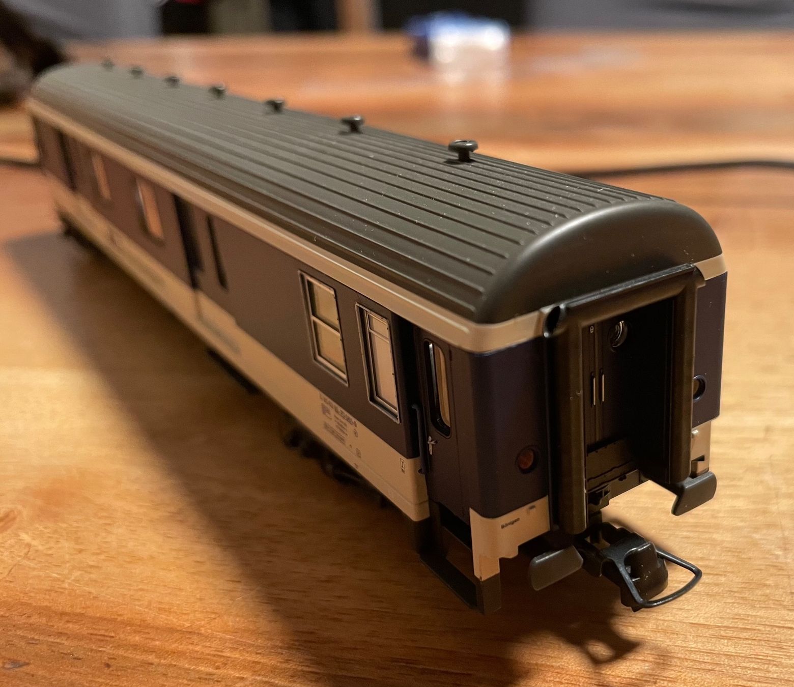 Roco Modellini di ferrovie: Roco 45195 Gepäckwagen BLS – Usato da Staad SG venduto da 4566patrick 4