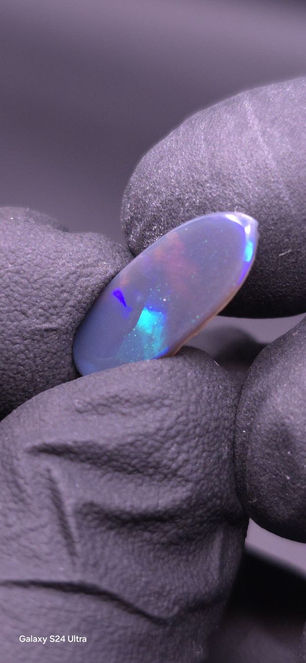 Pietre preziose: Lightning Ridge Opal 2.21ct – Electric Blue Flash – Nuovo e nell'imballaggio originale da Flüh venduto da OpalSmile_CH 1