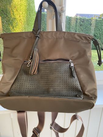 Rucksack Tasche olivgrün mit Reissverschluss