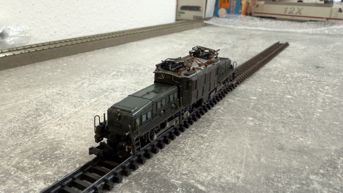 Trix Modellini di ferrovie: Minitrix E-lok Ce 6/8 III "Krokodil" Spur N – Usato da Schlieren venduto da rat_lq6b 6