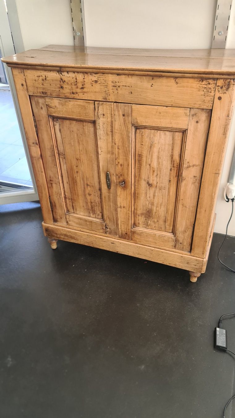 Credenze: Buffet en pin massif – Usato da Biel/Bienne venduto da eca_79wj