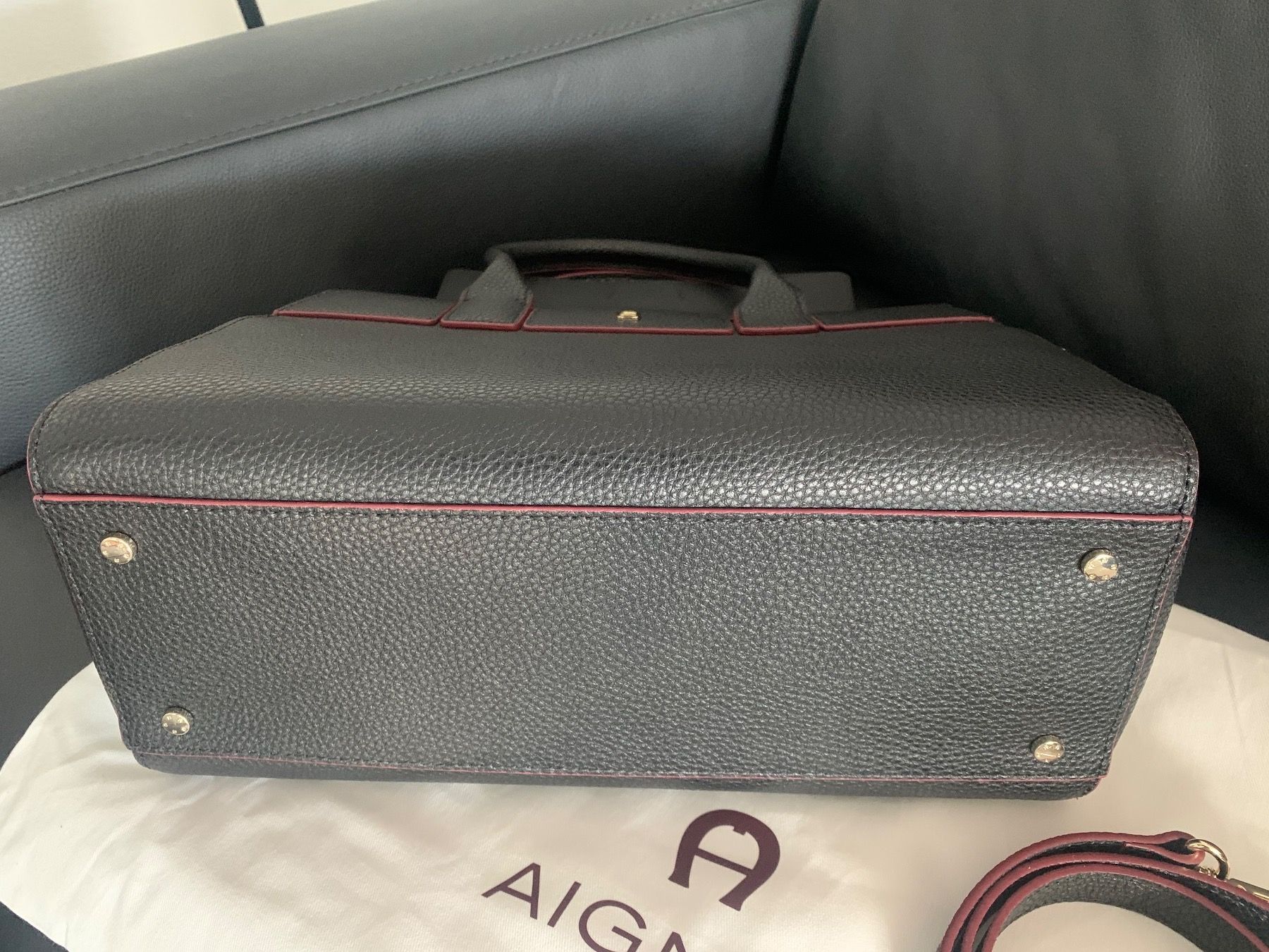 Aigner Borse da donna: Aigner Handtasche – Nuovo (secondo la descrizione) da Rorschacherberg venduto da Angel_tm 1