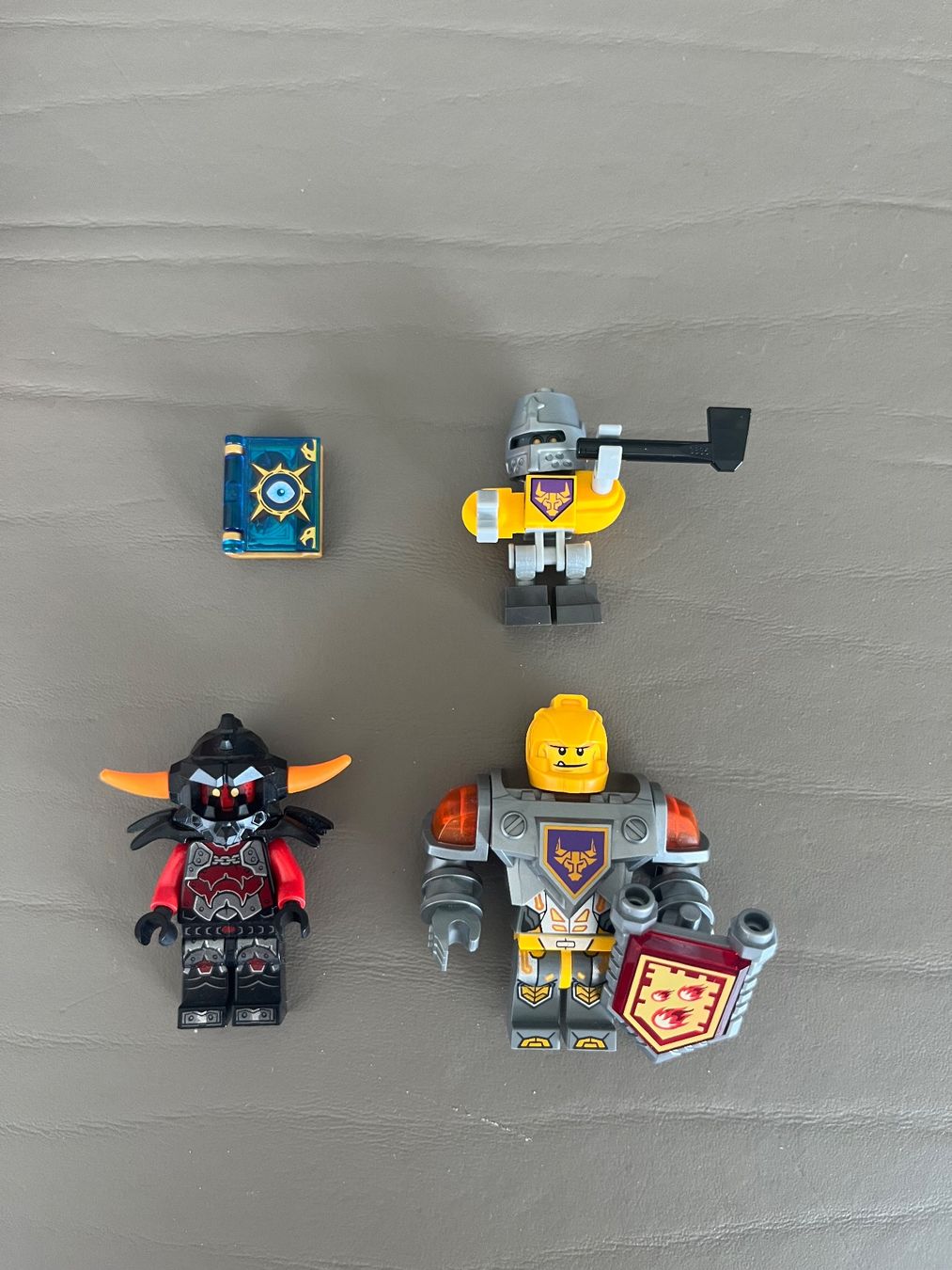 Lego Baukästen: LEGO Nexo Knights 70322 – Gebraucht aus zug von Daniil23 8