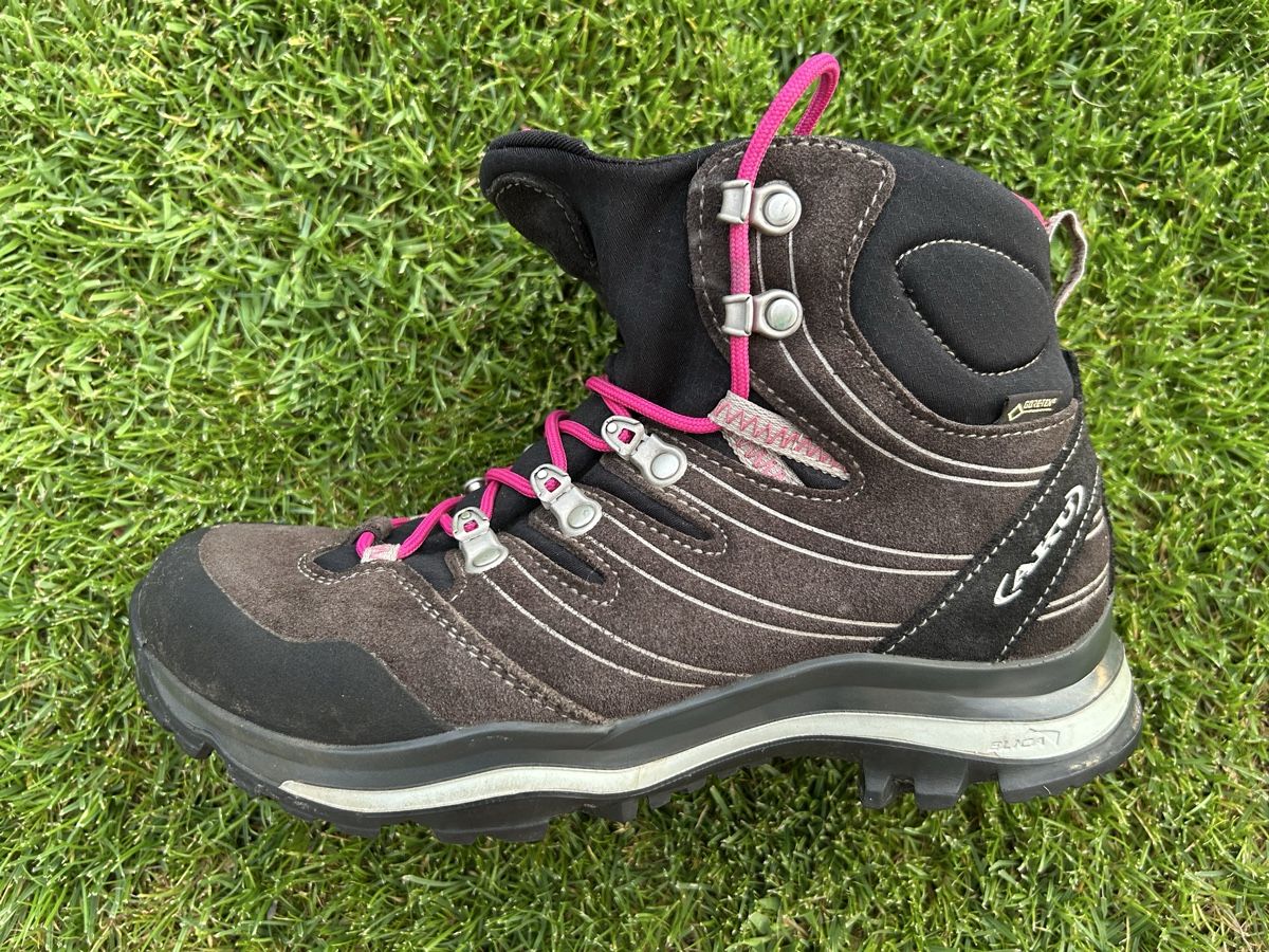 Aku Scarpe per ragazze: Aku Wanderschuh Gore Tex / Grösse 38 – Usato da Jonen venduto da speedy1972 1