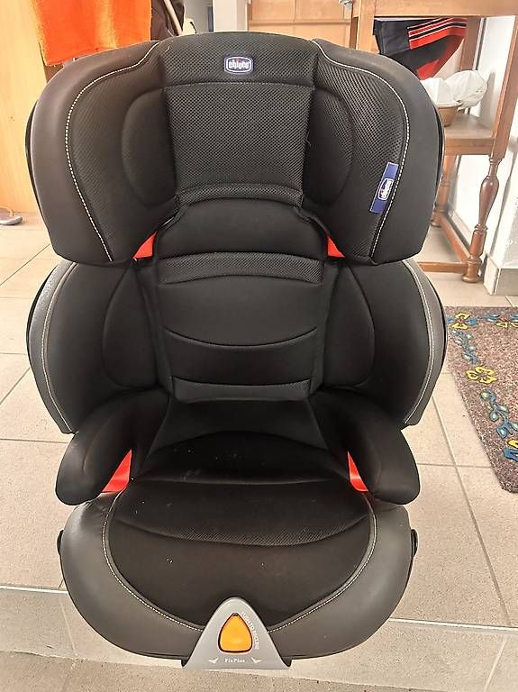 Auto-Kindersitze: seggiolino chicco – Gebraucht aus Bioggio von vir_5b6b