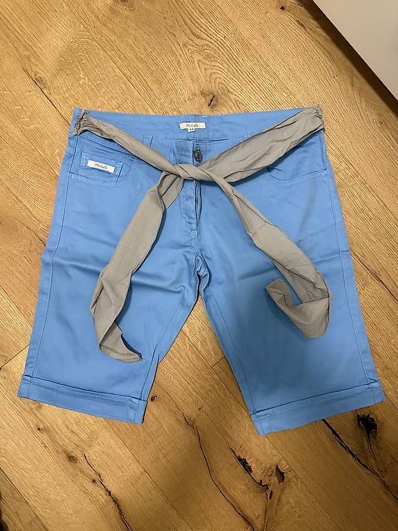 Pantaloni: Damen Shorts – Usato da Dietlikon venduto da AngelinaSt.