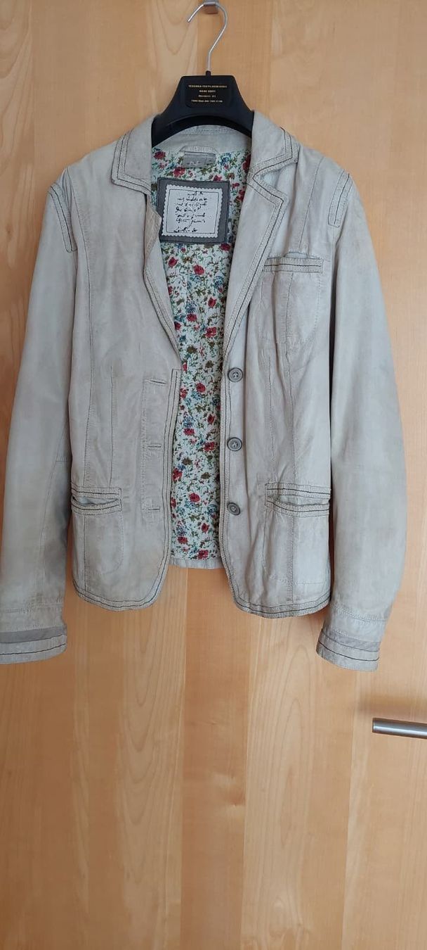 Vestes: schöne Lederjacke zu verkaufen – D'occasion à Wädenswil par nadiakunz