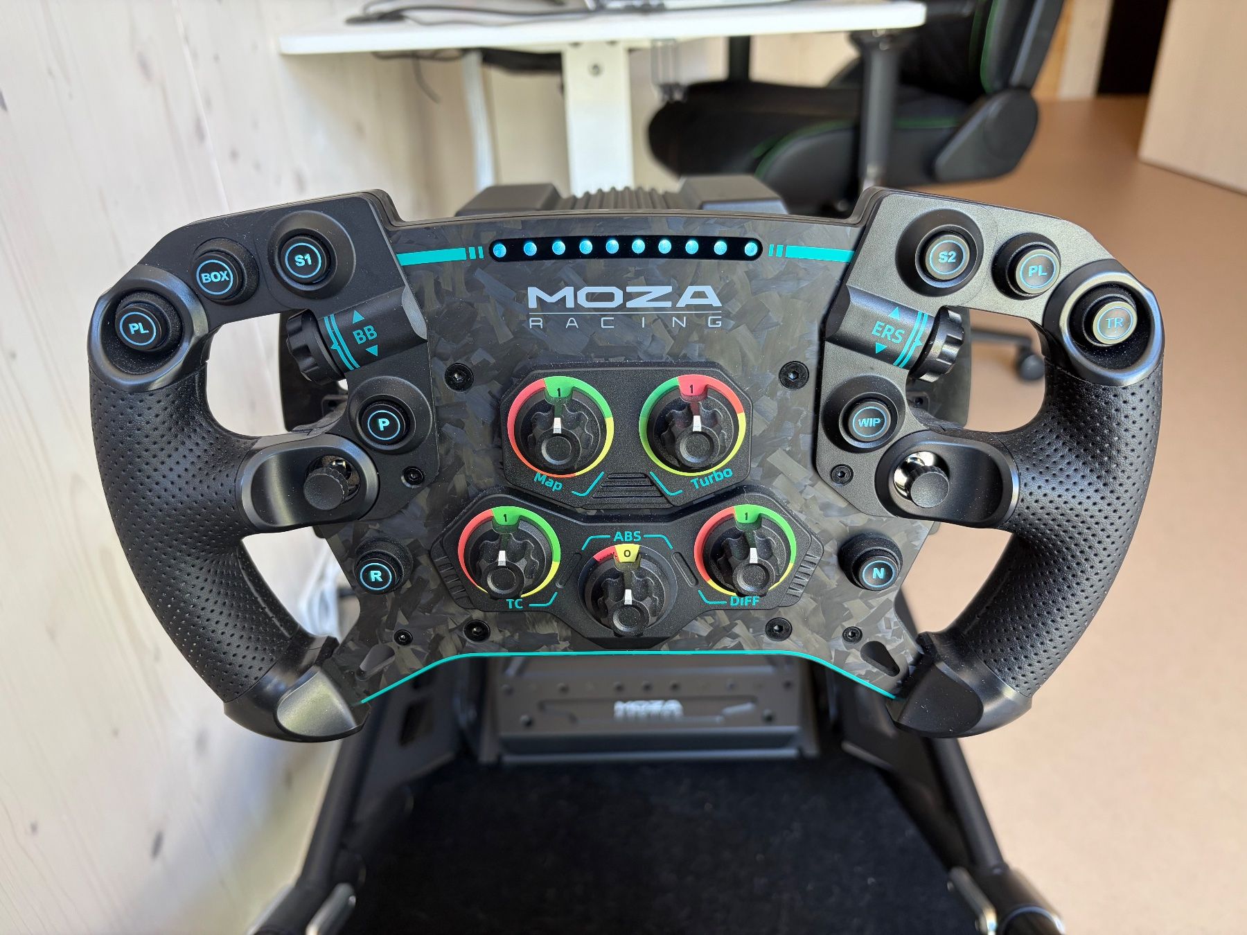 Moza Racing Manettes: Sim Rig Playseat Trophy + Moza R12 + Moza GS V2P + Moza SR-P – D'occasion à Wettingen par Checco2202 2