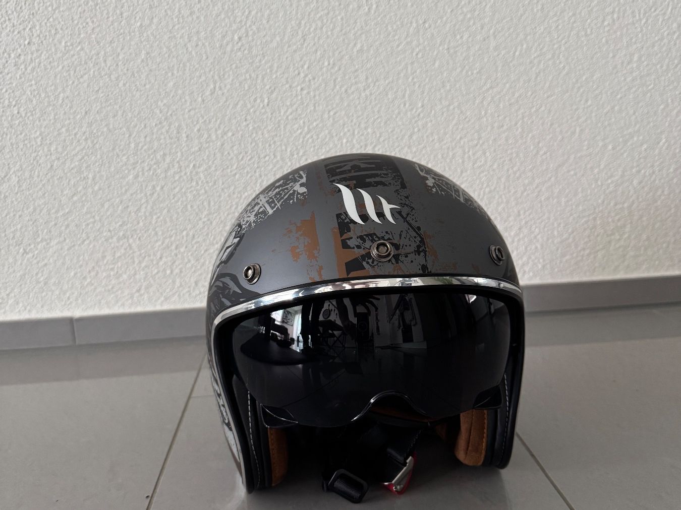 Helme & Visiere: Topmoderner Töfflihelm – Neu (gemäss Beschreibung) aus Niederbipp von Brainovate 1