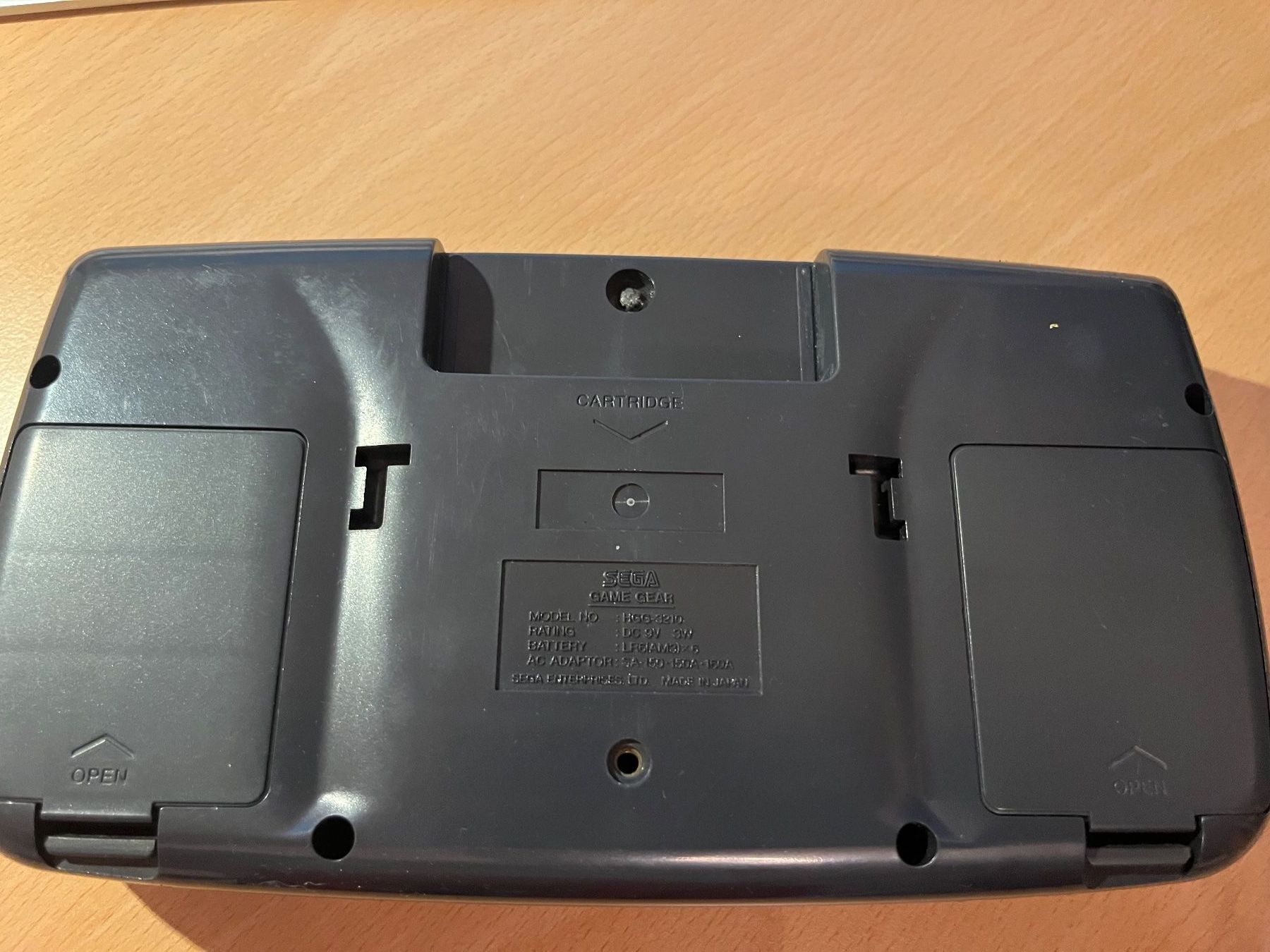 Sega Console: Console portable Sega Game Gear avec accessoires – Usato da Thônex venduto da DEEDLE 2