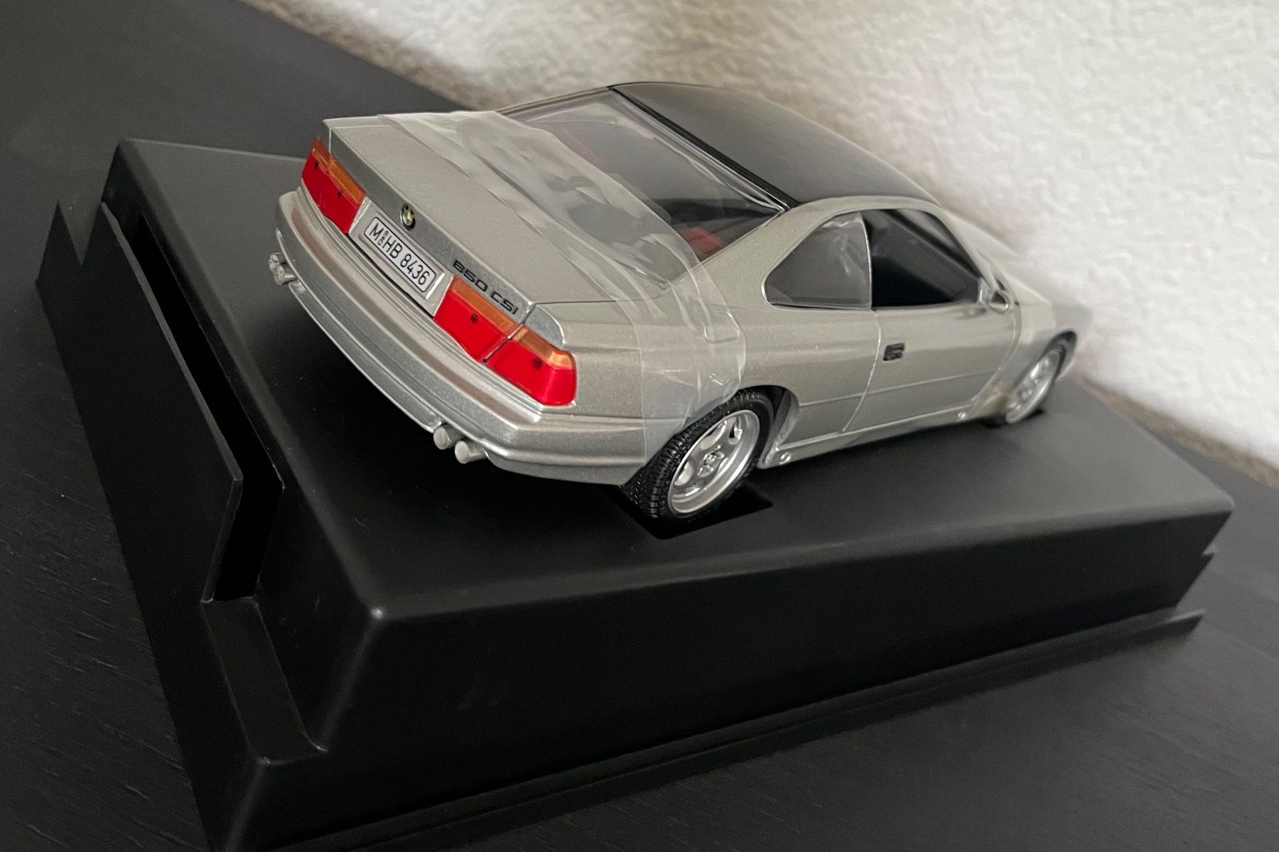 Revell Modellautos: BMW 850 CSi 1:18 Revell – Gebraucht aus St-Cergue von ncu_t267
