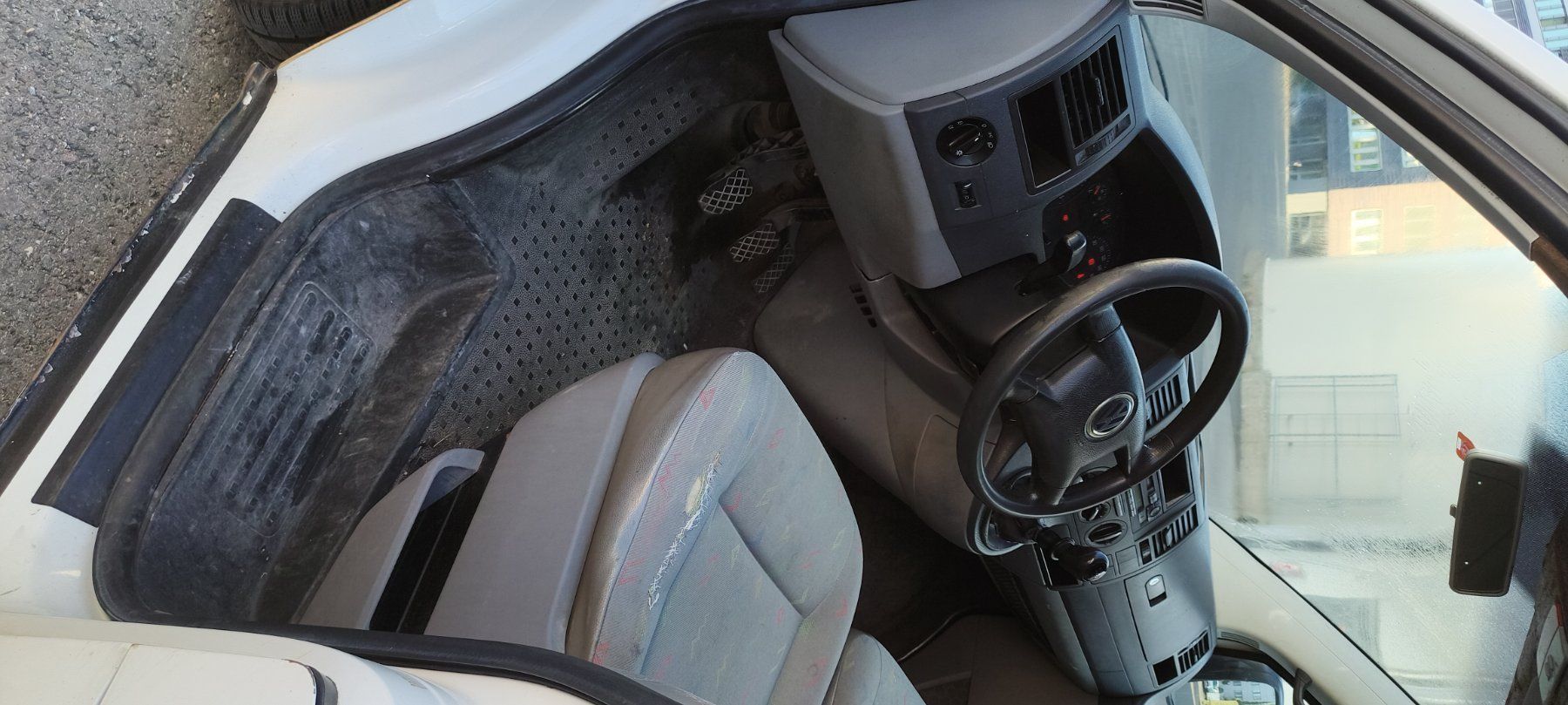 VW Nutzfahrzeuge: VW t5 Transporter – Gebraucht aus Freienbach von Aperol69 5