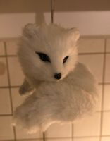 Herziger Anhänger, weisser, plüschiger, kleiner Fuchs