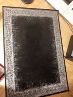Tapis noir type "Tosha" 158x235cm