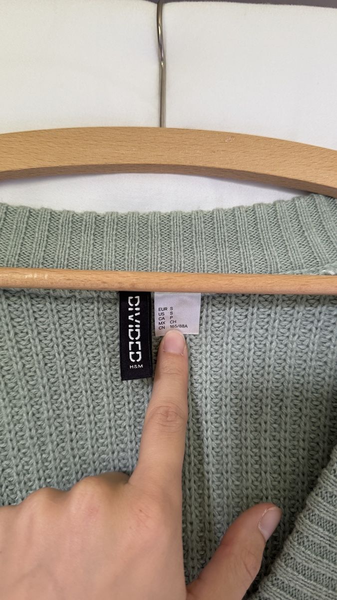 H&M Maglioni & Felpe: Carigan Türkis  – Usato da Niederurnen venduto da row_m7ld 3