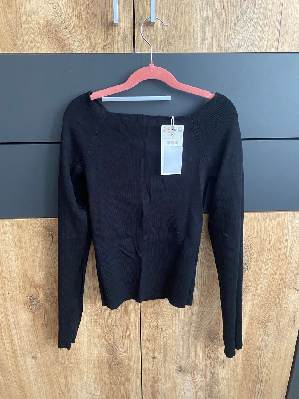 Maglioni & Felpe: Pull noir élégant Reserved, neuf avec étiquette, S – Nuovo e nell'imballaggio originale da Sion venduto da pur_m89d