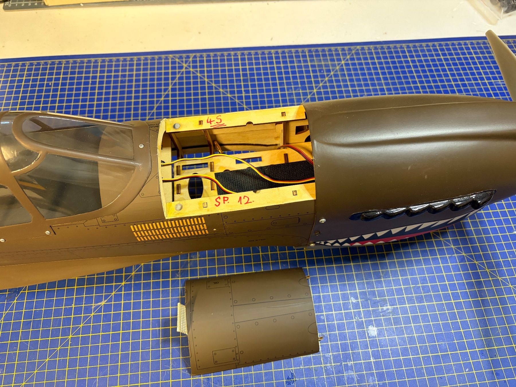 Modellismo RC: Seltenes Flugmodell P-40 Warhawk neuwertig – Nuovo (secondo la descrizione) da Glattbrugg venduto da Olio7 4
