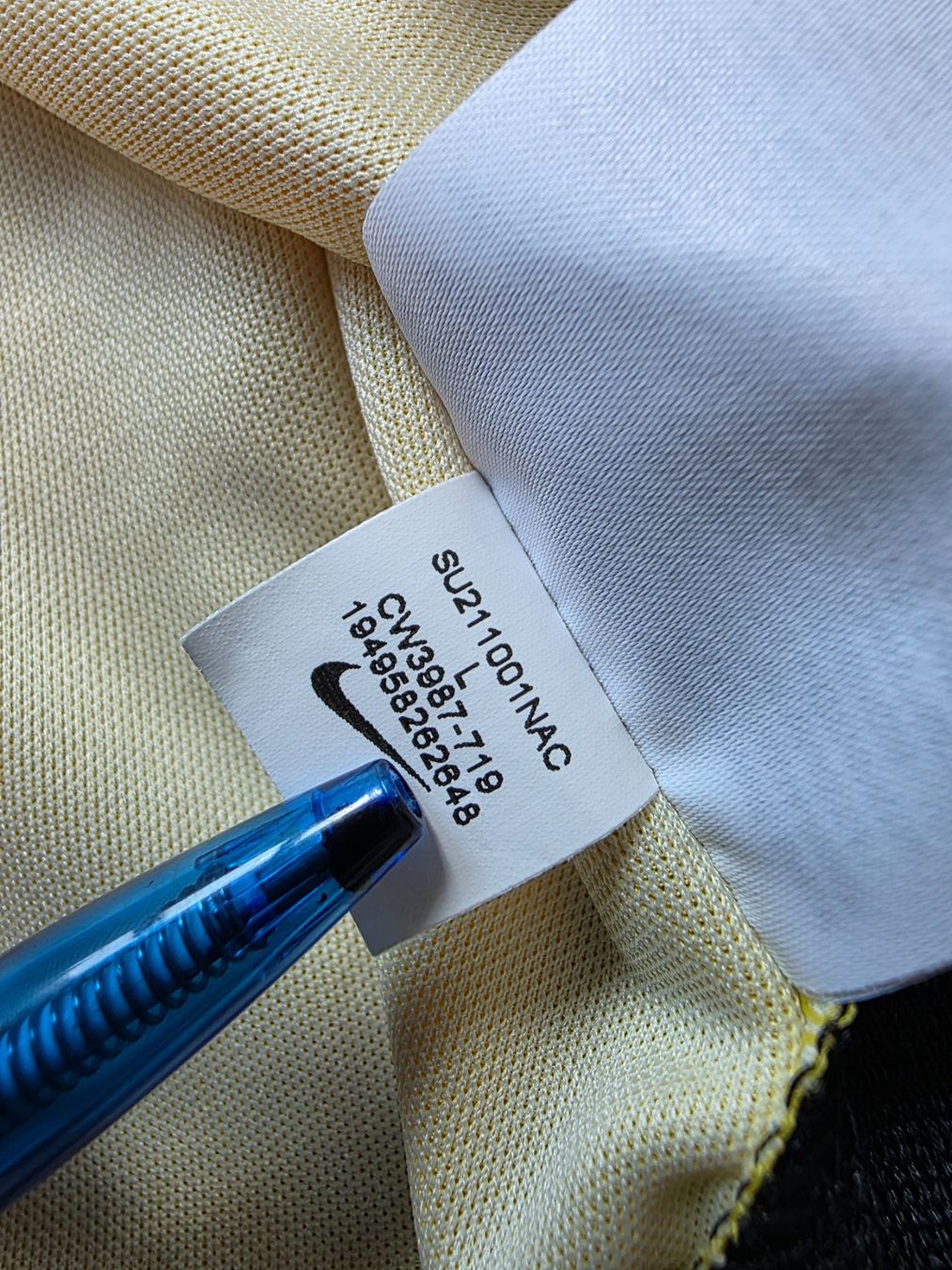 Nike Canottiere & Pantaloni: BSC YOUNG BOYS 21/22 TRIKOT – Usato da Lüchingen venduto da Jersey_Time 3