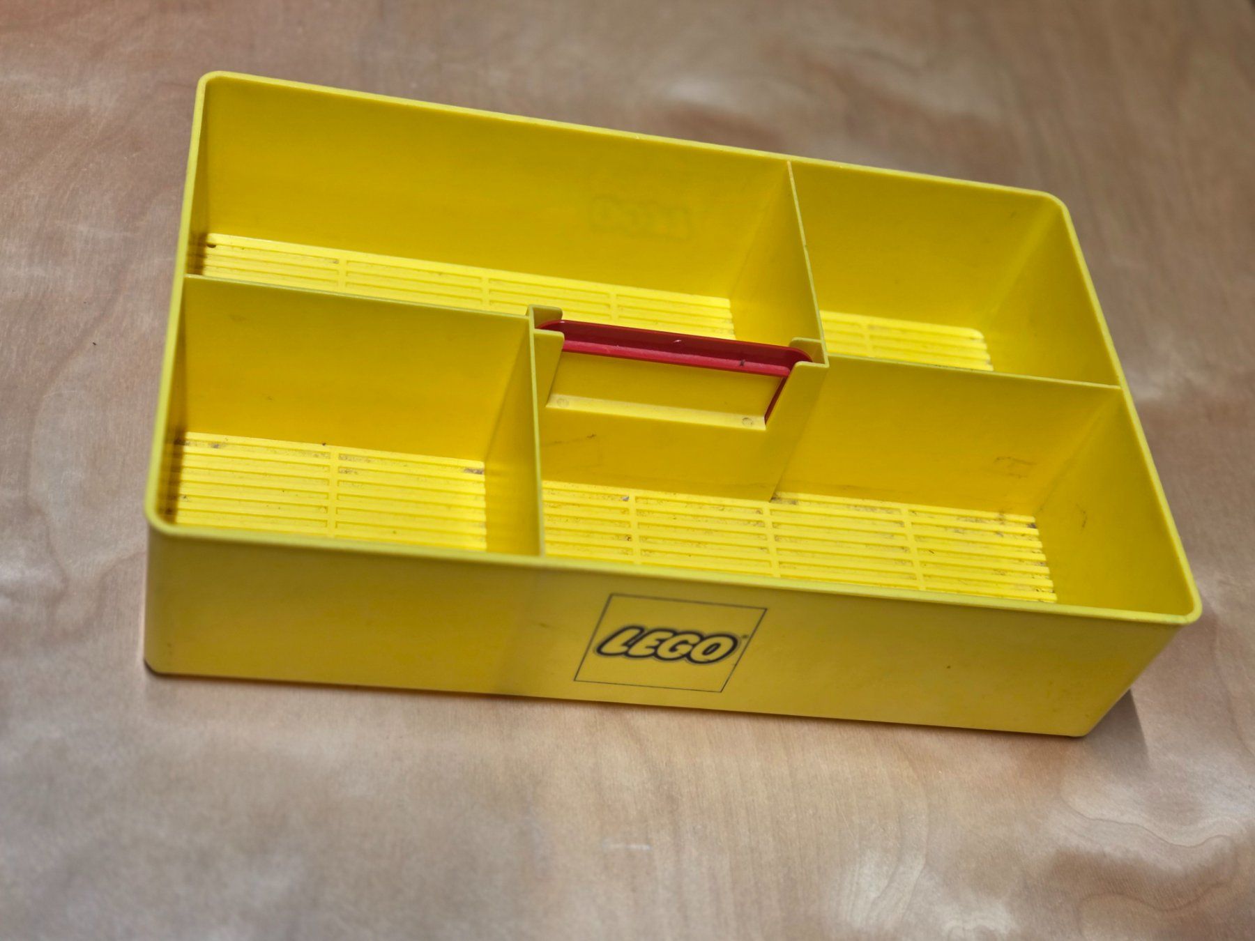 Lego Kit di costruzioni: LEGO Storage bin06pb01 Yellow Storage Bin – Usato da Basadingen venduto da tot_59zf 1
